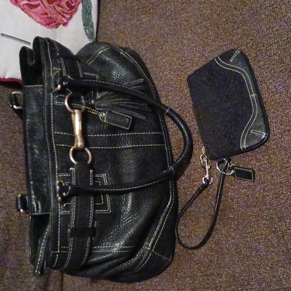 AUTHENTIC COACH Hampton Satchel & Wristlet